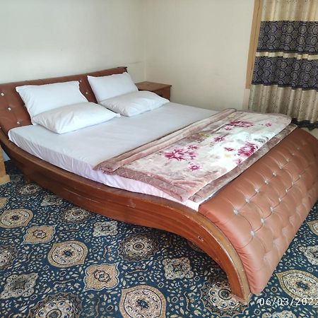 Laal Haveli Hotel Скарду Екстериор снимка